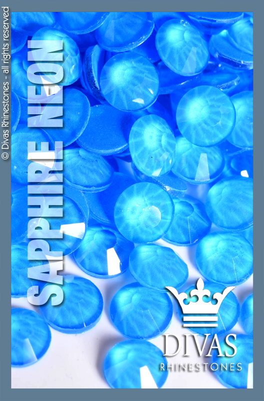 NEON RHINESTONES - Eltanin Rose #2020 Glass Crystal 'Sapphire'